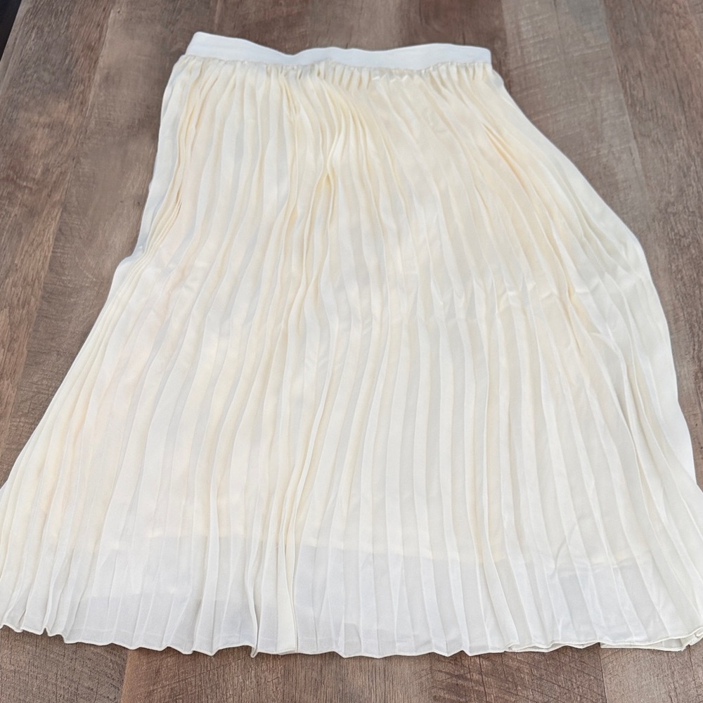 Women's Cream Pleated Midi Skirt